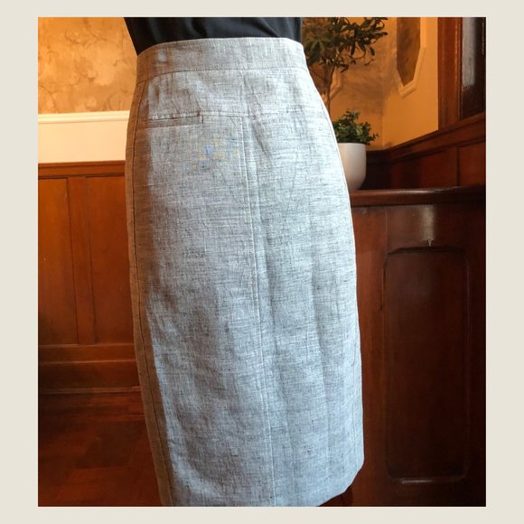 BCBG MaxAzria Pencil Skirt With Asymmetrical Front Zipper, Size US 2 - Picture 5 of 11